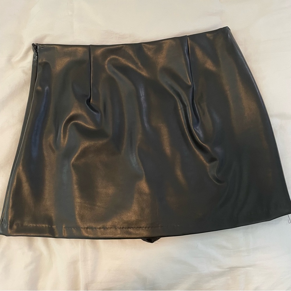 Abercrombie & Fitch Black Faux Leather Skort L - Picture 7 of 9